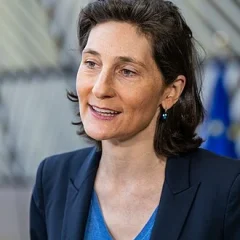 Amélie Oudéa-Castéra height profile photo