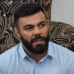 Amir Aliakbari height profile photo