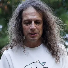 Amir Hetsroni height profile photo