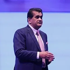 Amitabh Kant height profile photo