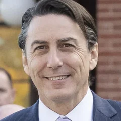Amos Hochstein height profile photo