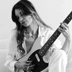 Amy Allen (songwriter) height profile photo