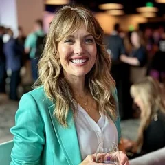 Amy Purdy height profile photo