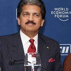 Anand Mahindra height profile photo