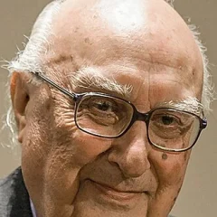 Andrea Camilleri height profile photo