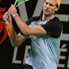 Andreas Seppi height profile photo