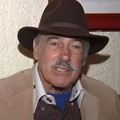 Andrés García height profile photo