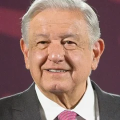 Andrés Manuel López Obrador height profile photo