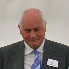Andrew Lyne height profile photo