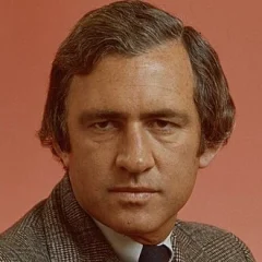 Andrew Peacock height profile photo
