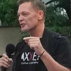 Andrew Wakefield height profile photo