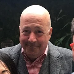 Andrew Zimmern height profile photo