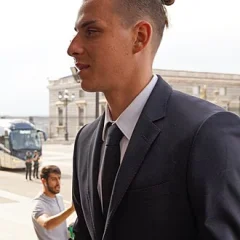 Andriy Lunin height profile photo