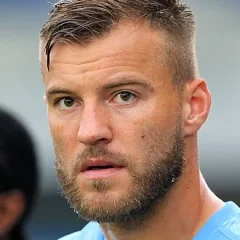 Andriy Yarmolenko height profile photo