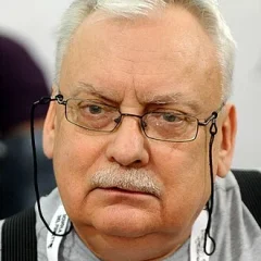 Andrzej Sapkowski height profile photo