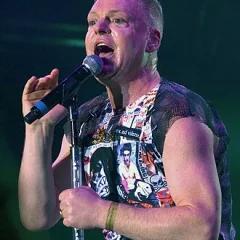 Andy Bell (singer) height profile photo
