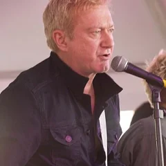 Andy Gill height profile photo