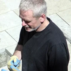 Andy Goldsworthy height profile photo