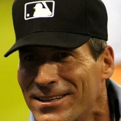 Ángel Hernández (umpire) height profile photo