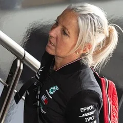 Angela Cullen height profile photo