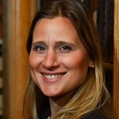 Angela Ruggiero height profile photo