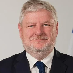 Angus Robertson height profile photo