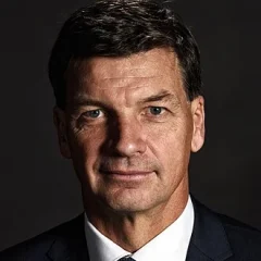 Angus Taylor height profile photo