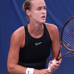Anna Karolína Schmiedlová height profile photo