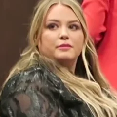 Anna Todd height profile photo