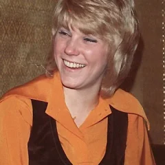 Anne Murray height profile photo