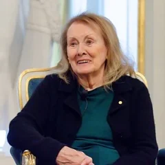 Annie Ernaux height profile photo