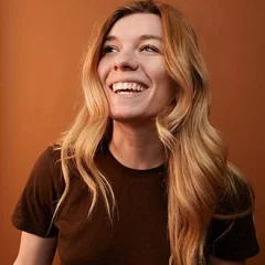 Annie Rauwerda height profile photo