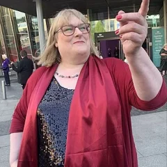 Annie Wallace height profile photo