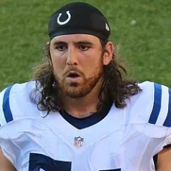 Anthony Castonzo height profile photo
