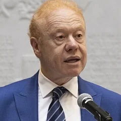 Anthony Pratt height profile photo