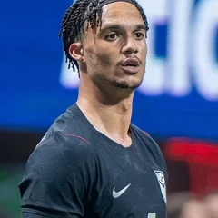 Antonee Robinson height profile photo
