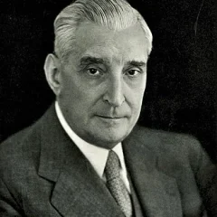António de Oliveira Salazar height profile photo