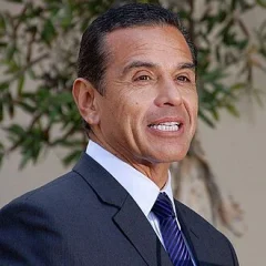 Antonio Villaraigosa height profile photo
