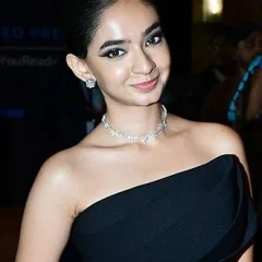 Anushka Sen height profile photo