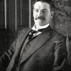 Archibald Gracie IV height profile photo