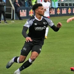 Archie Brown (footballer) height profile photo