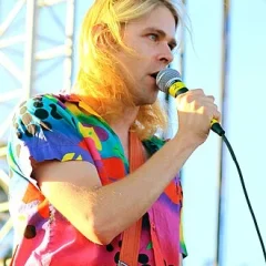Ariel Pink height profile photo