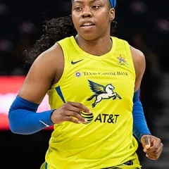 Arike Ogunbowale height profile photo