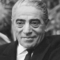 Aristotle Onassis height profile photo