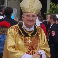 Arthur Roche height profile photo