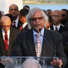 Arun Manilal Gandhi height profile photo