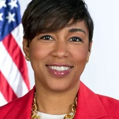 Ashley Etienne height profile photo