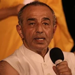 Astad Deboo height profile photo