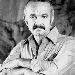 Astor Piazzolla height profile photo