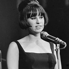 Astrud Gilberto height profile photo